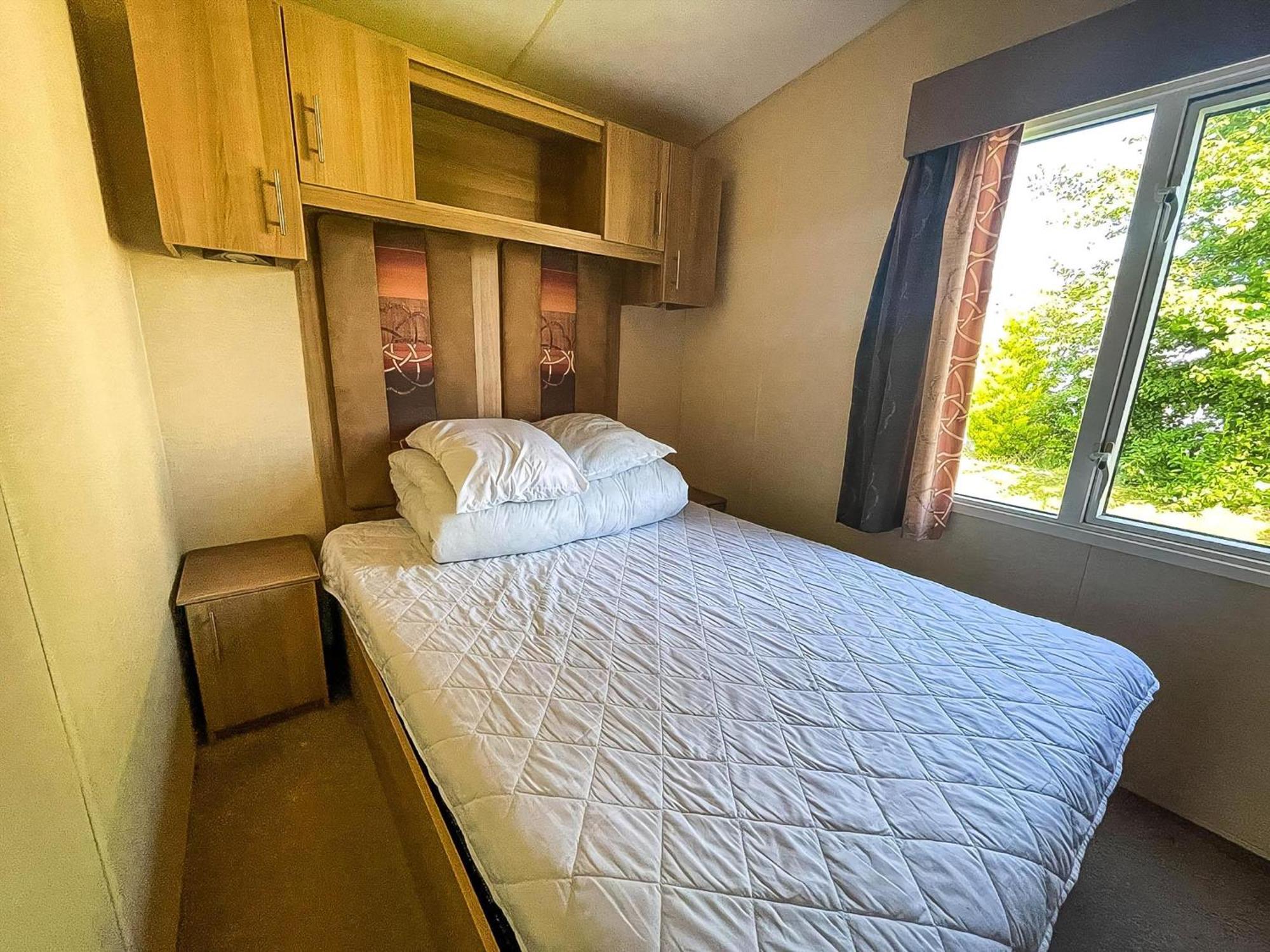 Lovely Caravan With Decking At Cherry Tree Holiday Park In Norfolk Ref 70528C Great Yarmouth Zewnętrze zdjęcie