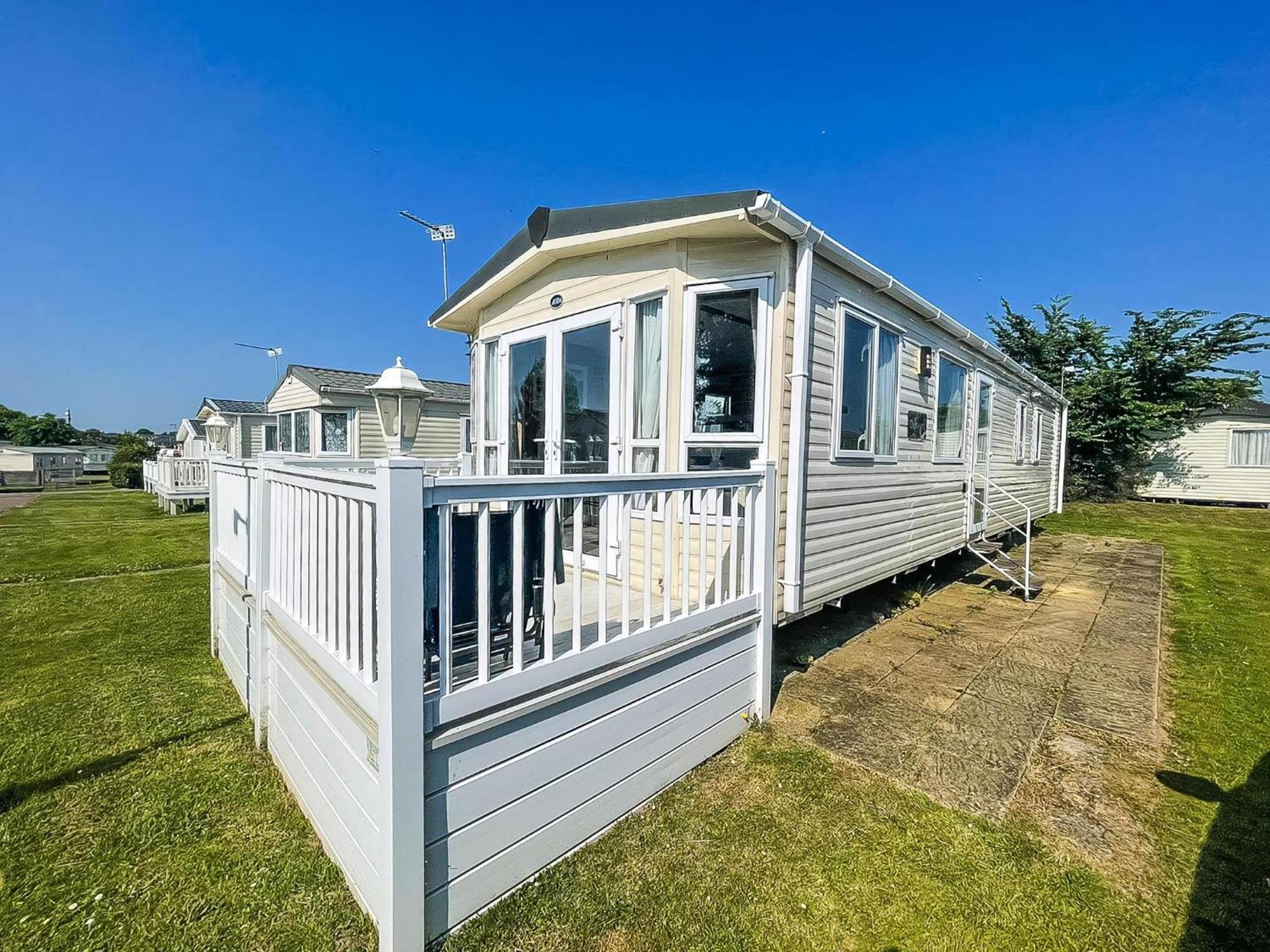 Lovely Caravan With Decking At Cherry Tree Holiday Park In Norfolk Ref 70528C Great Yarmouth Zewnętrze zdjęcie